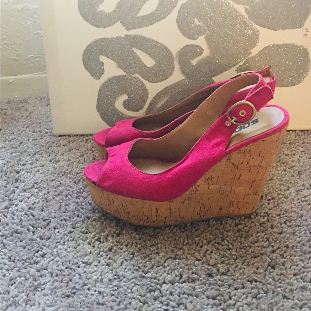 Heels - Picture 3 of 3
